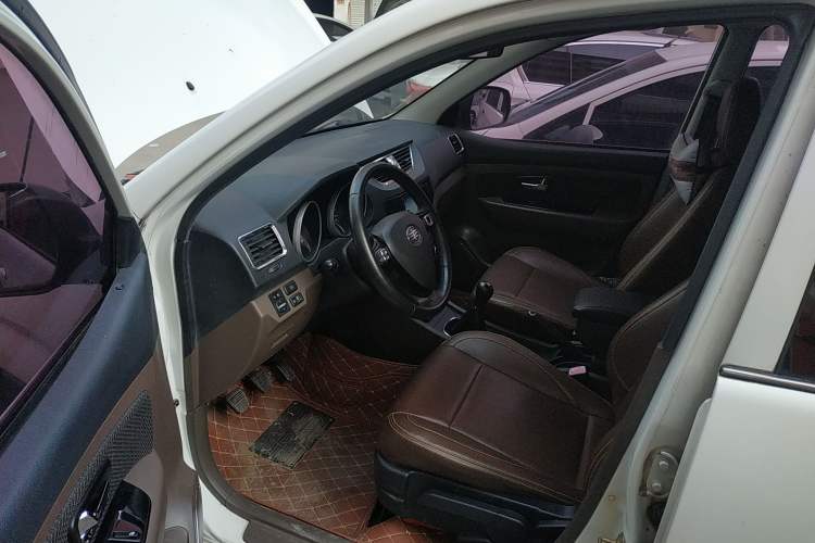 Used FAW Senya S80 2015 1.5L Manual 7-Seater Urban Edition
