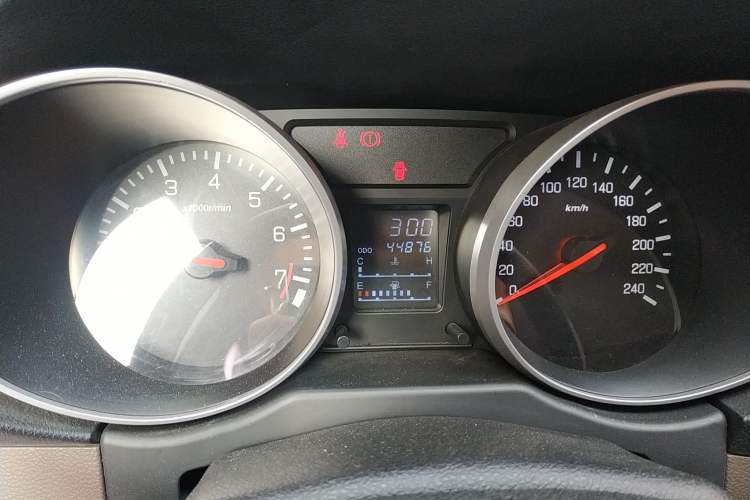 Used FAW Senya S80 2015 1.5L Manual 7-Seater Urban Edition
