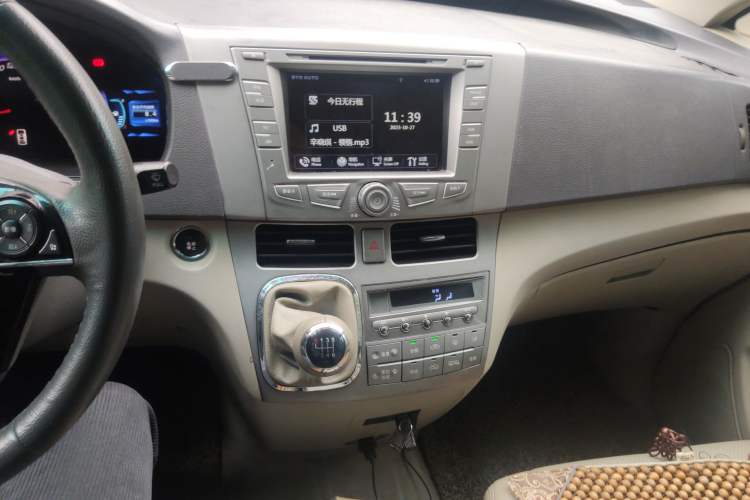 Used BYD M6 2013 2.4L Manual Luxury Model
