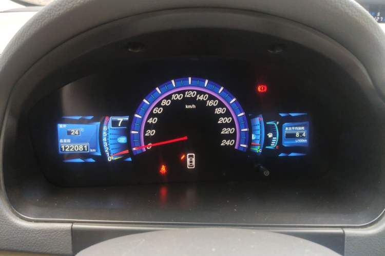 Used BYD M6 2013 2.4L Manual Luxury Model
