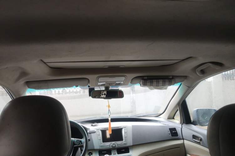 Used BYD M6 2013 2.4L Manual Luxury Model
