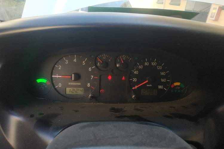 Used JAC Refine 2015 2.0L Shuttle Gasoline Long-Wheelbase Standard Version HFC4GA3-3D
