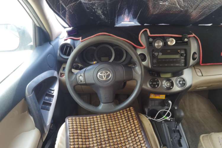 Used Toyota RAV4 2012 Luxurious Edition 2.0L Automatic All-Wheel Drive