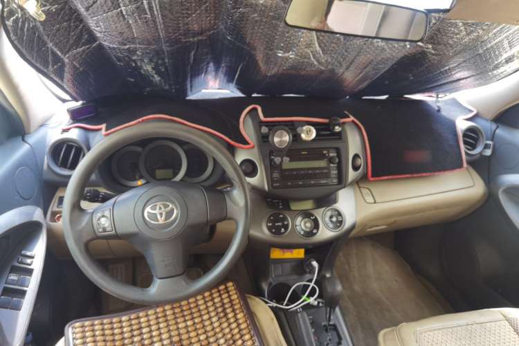 Used Toyota RAV4 2012 Luxurious Edition 2.0L Automatic All-Wheel Drive