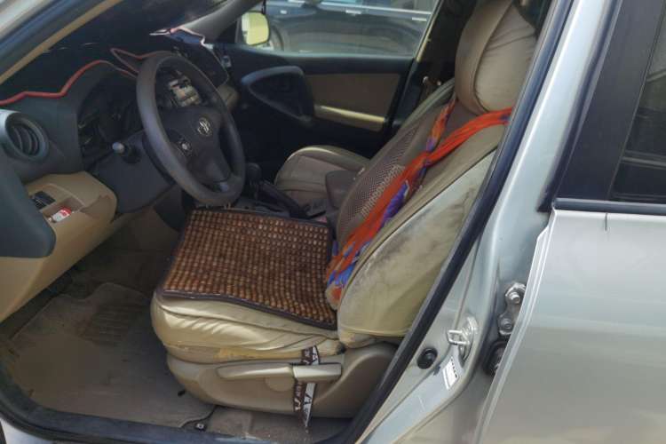 Used Toyota RAV4 2012 Luxurious Edition 2.0L Automatic All-Wheel Drive