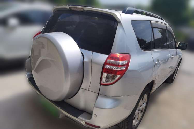 Used Toyota RAV4 2012 Luxurious Edition 2.0L Automatic All-Wheel Drive