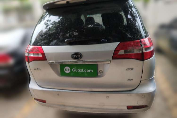 Used BYD M6 2013 2.4L Manual Luxury Model
