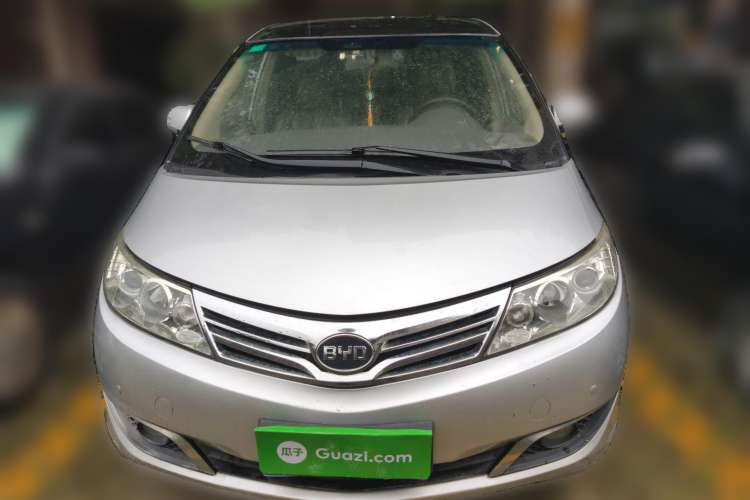 Used BYD M6 2013 2.4L Manual Luxury Model
