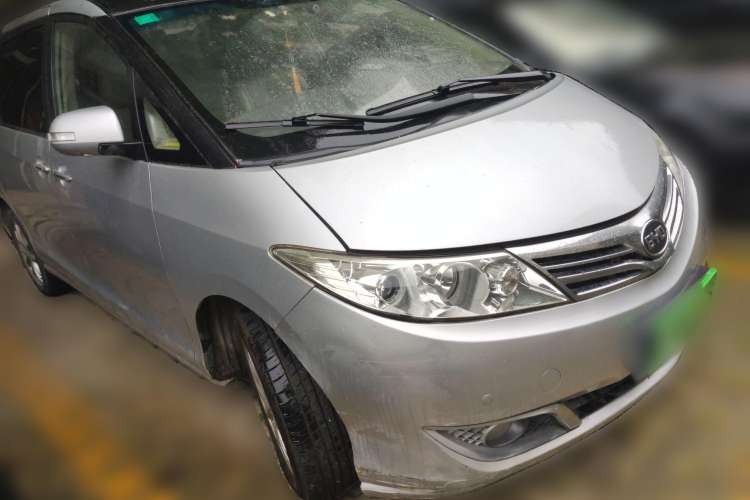 Used BYD M6 2013 2.4L Manual Luxury Model
