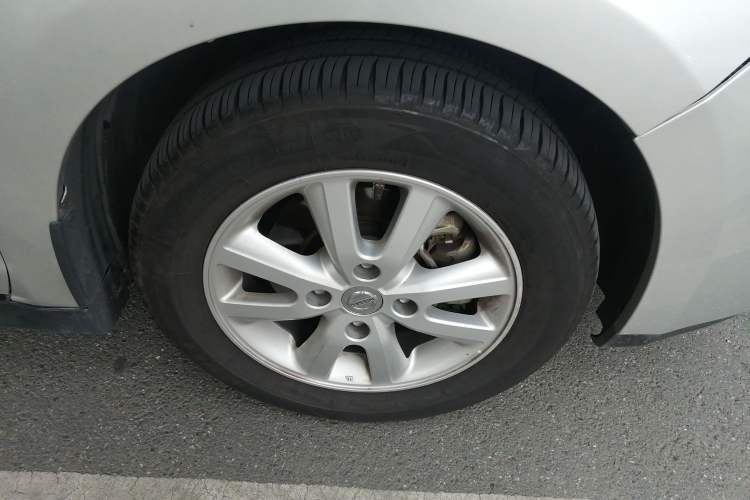 Used Nissan Tiida Sedan 2008 1.6L Automatic Fashion Edition Right Front Wheel Hub