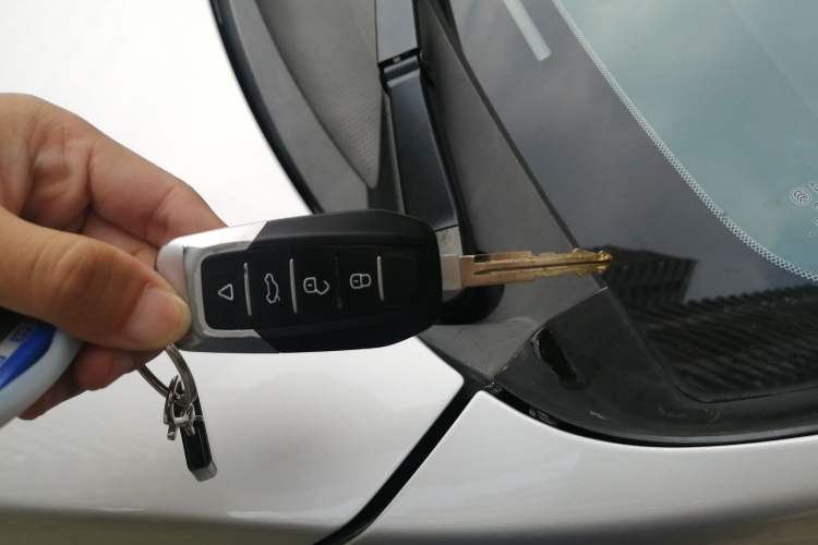 Used Nissan Tiida Sedan 2008 1.6L Automatic Fashion Edition Vehicle Key