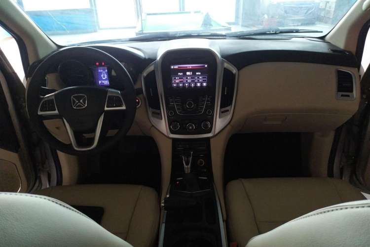 Used JMC Yusheng S350 2013 2.4T Automatic 2WD Diesel Ultra-Luxury 5-Seater
