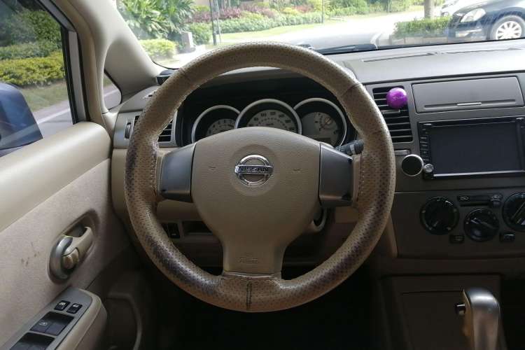 Used Nissan Tiida Sedan 2008 1.6L Automatic Fashion Edition Steering Wheel