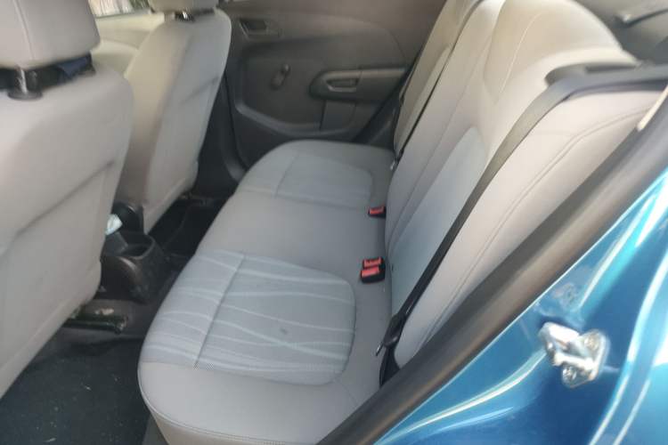 Used Chevrolet Aveo Sonic 2014 Sedan 1.4SL MT Comfort Edition
