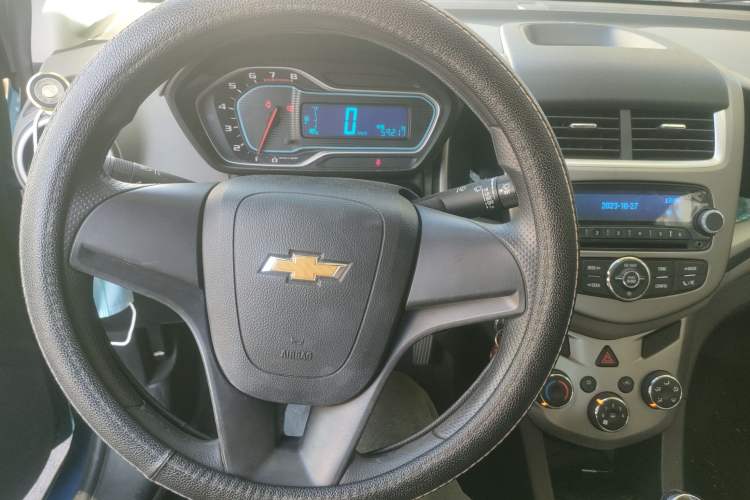 Used Chevrolet Aveo Sonic 2014 Sedan 1.4SL MT Comfort Edition
