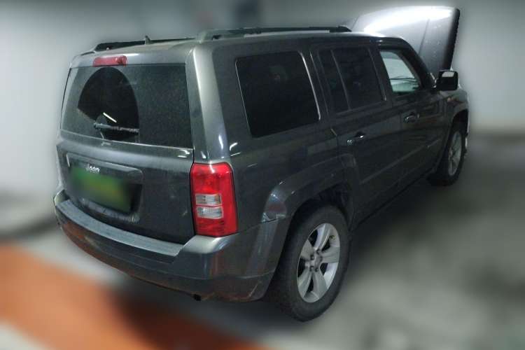 Used Jeep Patriot 2014 2.4L Sport Edition Rear Right 45 Deg