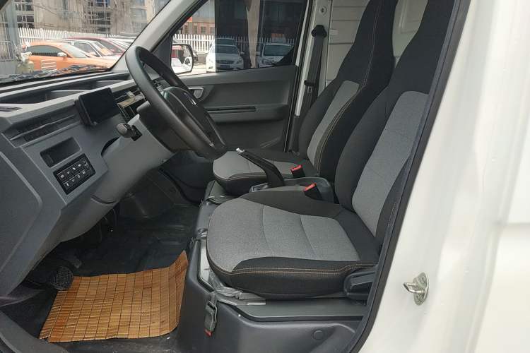 Used Farizon Xingxiang V 2022 Star Enjoy V5E Value Edition Short Wheelbase Guoxuan 38.7 kWh
