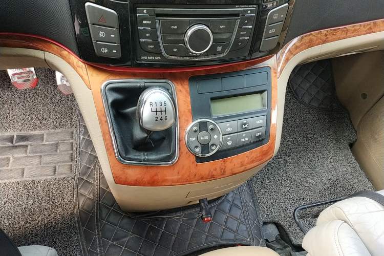 Used JAC Refine M5 2012 2.0T Gasoline Manual Business Edition