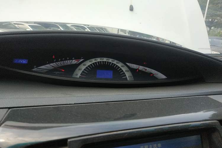 Used JAC Refine M5 2012 2.0T Gasoline Manual Business Edition