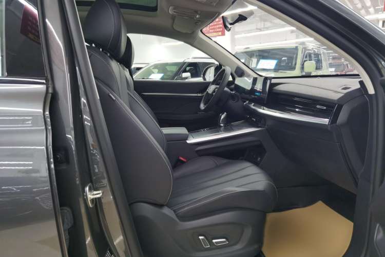 Used Roewe RX5 MAX 2022 2.0T Automatic Zhiwei Zunrong Edition