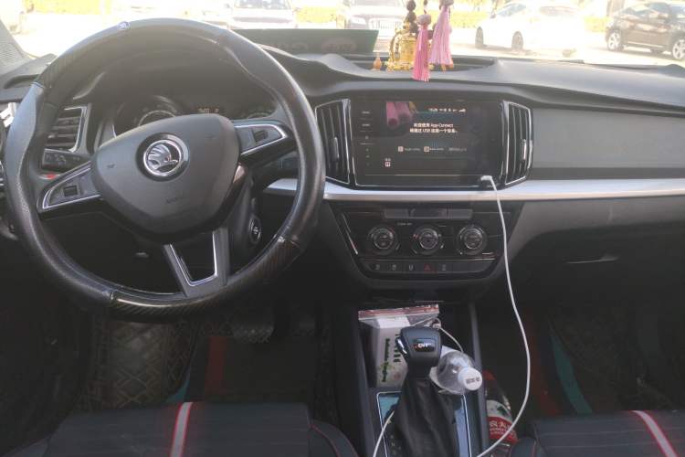 Used Skoda Kamiq 2020 GT 1.5L Automatic Flagship Model China VI Standard Center Console