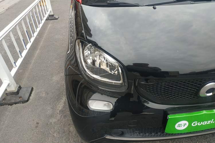 Used smart fortwo 2016 0.9T 66 kW Convertible Pioneer Edition
