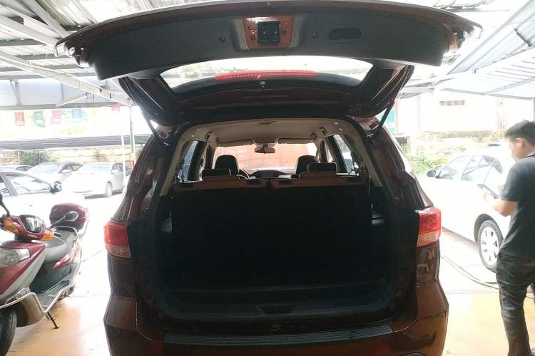 Used Foday Landfort 2015 2.4L Gasoline Two-Wheel Drive Standard Edition 7-Seater