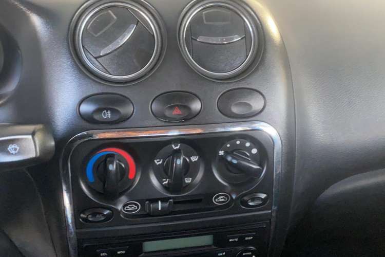 Used Baojun  2012 Revised Version 1.2L Manual Sporty Edition Dynamic Type
