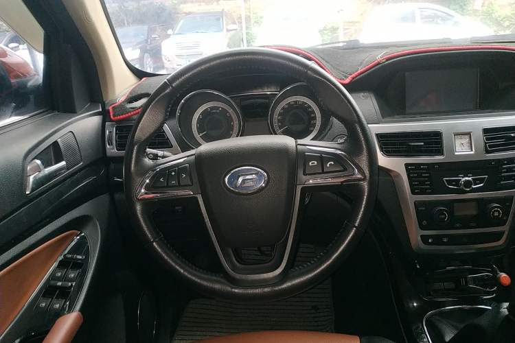 Used Foday Landfort 2015 2.4L Gasoline Two-Wheel Drive Standard Edition 7-Seater