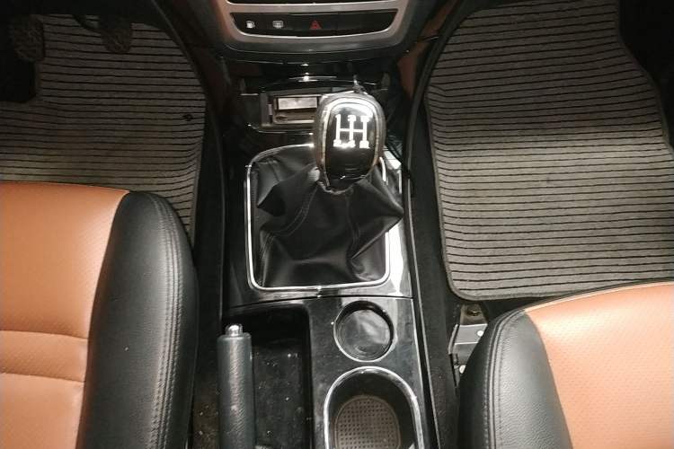 Used Foday Landfort 2015 2.4L Gasoline Two-Wheel Drive Standard Edition 7-Seater