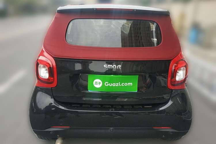 Used smart fortwo 2016 0.9T 66 kW Convertible Pioneer Edition
