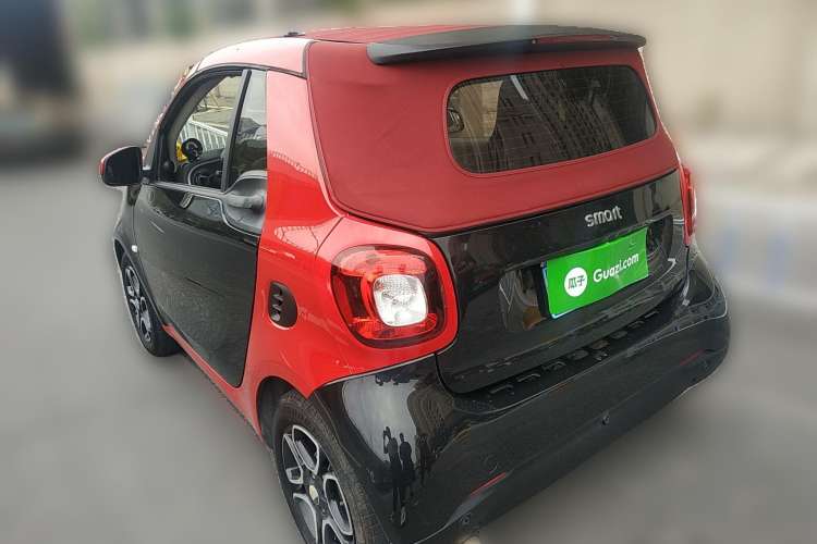Used smart fortwo 2016 0.9T 66 kW Convertible Pioneer Edition

