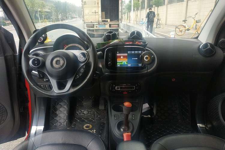 Used smart fortwo 2016 0.9T 66 kW Convertible Pioneer Edition
