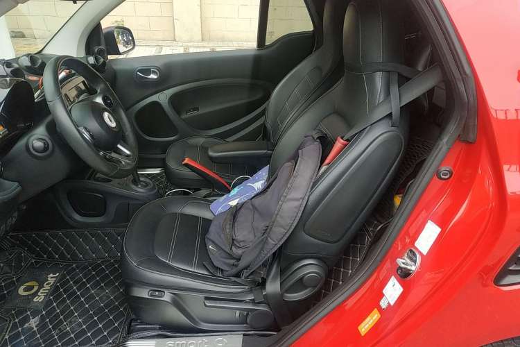 Used smart fortwo 2016 0.9T 66 kW Convertible Pioneer Edition
