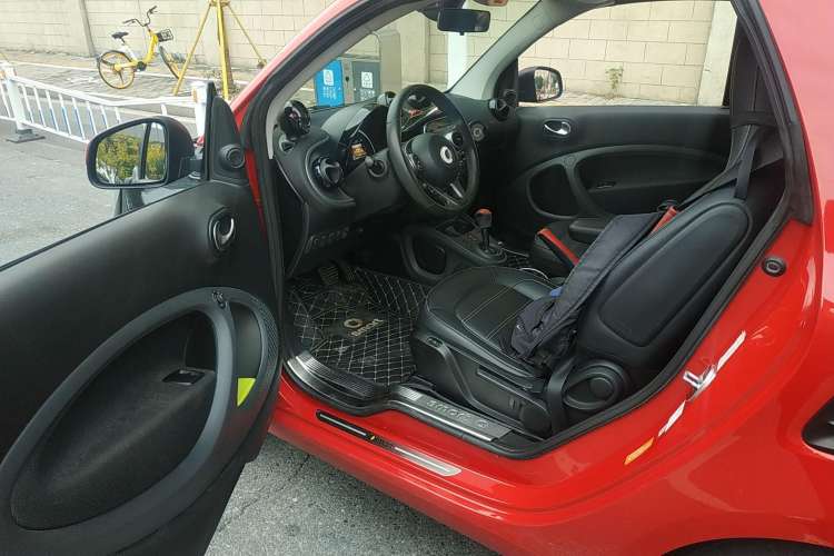 Used smart fortwo 2016 0.9T 66 kW Convertible Pioneer Edition
