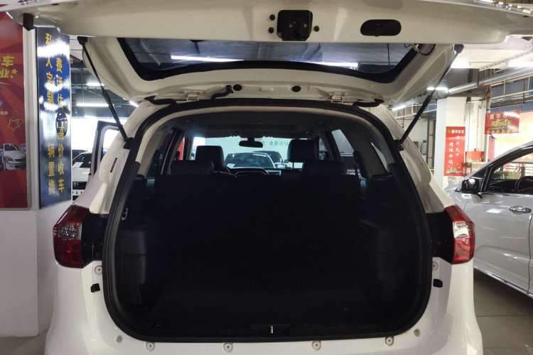 Used JMC Yusheng S350 2016 2.0T Automatic Two-Wheel Drive Gasoline Luxury Version with Sunroof 5 Seats