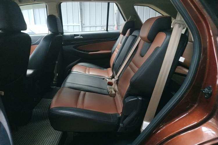 Used Foday Landfort 2015 2.4L Gasoline Two-Wheel Drive Standard Edition 7-Seater