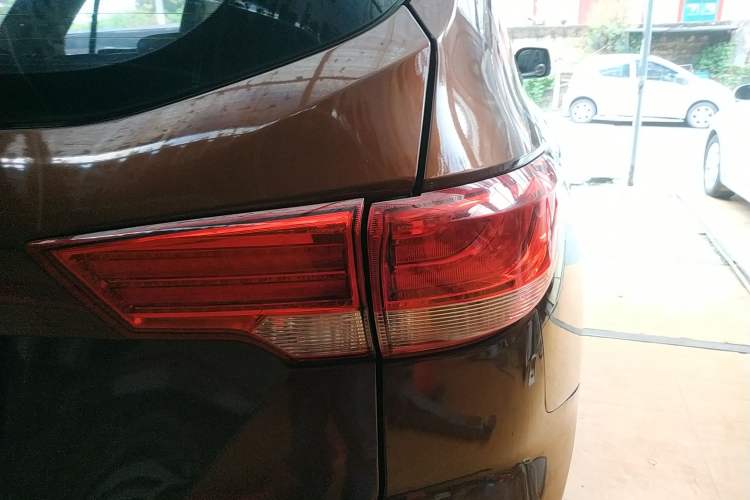 Used Foday Landfort 2015 2.4L Gasoline Two-Wheel Drive Standard Edition 7-Seater