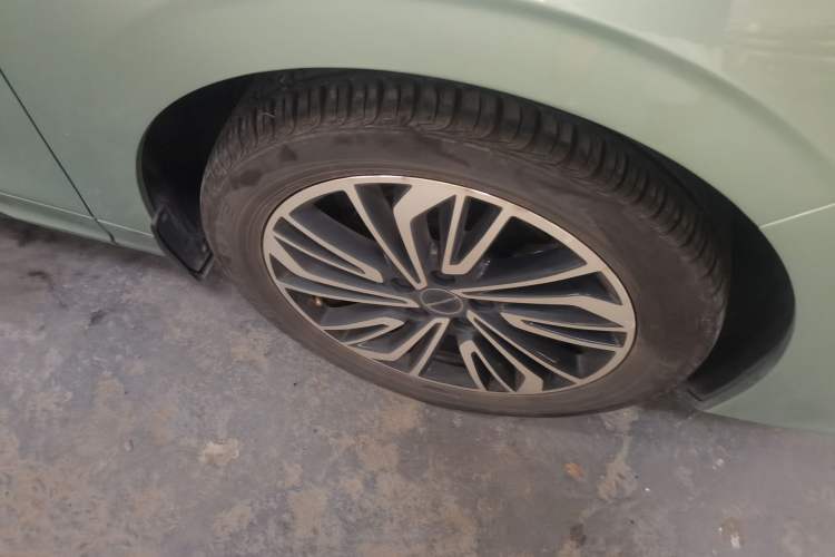 Used FORTHING Yacht 2022 1.5T DCT Lan Yue Edition Right Front Wheel Hub