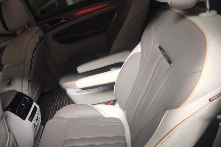 Used FORTHING Yacht 2022 1.5T DCT Lan Yue Edition Left Rear Seat