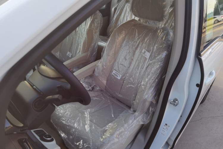 Used Buick GL8 2023 Land Executive Class Comfort Model
