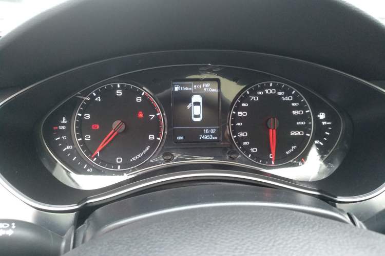 Used Zotye Z700 2016 1.8T Manual Elegant Model
