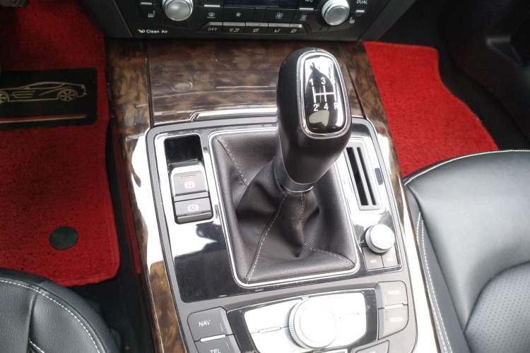 Used Zotye Z700 2016 1.8T Manual Elegant Model
