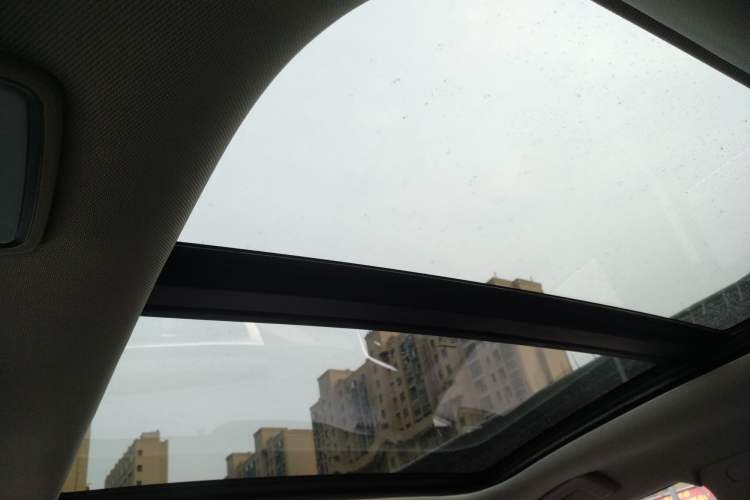 Used Zotye Z700 2016 1.8T Manual Elegant Model
