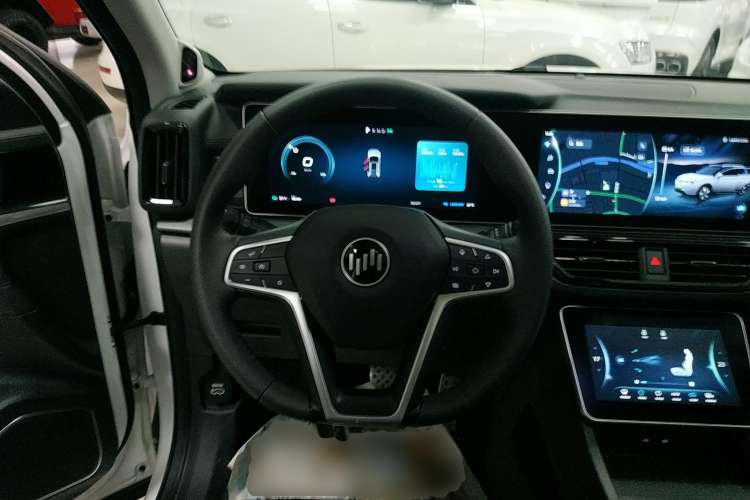 Used WM Motor W6 2021 520 km NEX Exploration Edition