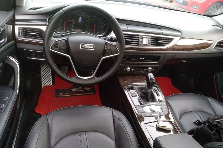 Used Zotye Z700 2016 1.8T Manual Elegant Model
