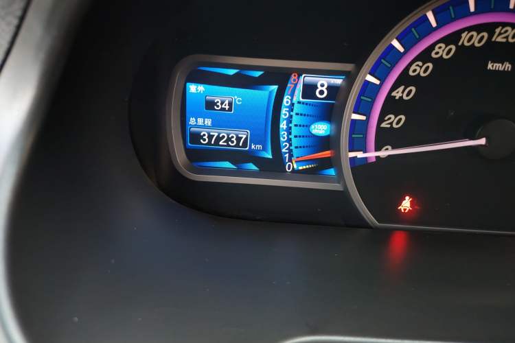 Used BYD S6 2014 2.0L Manual Luxury 5-Seater
