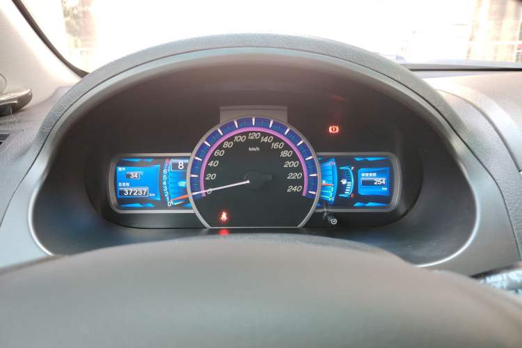 Used BYD S6 2014 2.0L Manual Luxury 5-Seater
