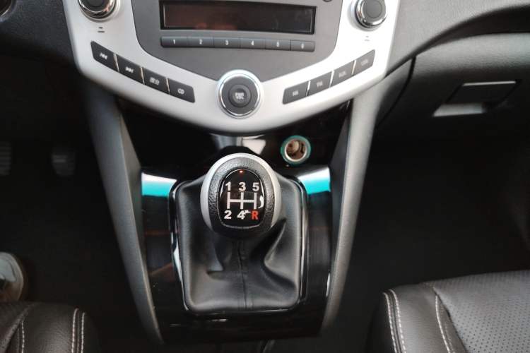 Used BYD S6 2014 2.0L Manual Luxury 5-Seater
