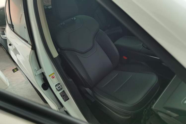 Used Haval H6 New Energy 2023 DHT-PHEV 110KM Enjoyment Edition
